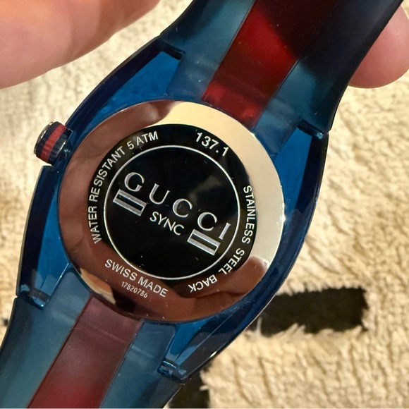 Gucci Unisex Sync Watch - Picture 2 of 14